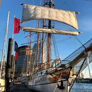 Segelschiff Loth Lorien Botel